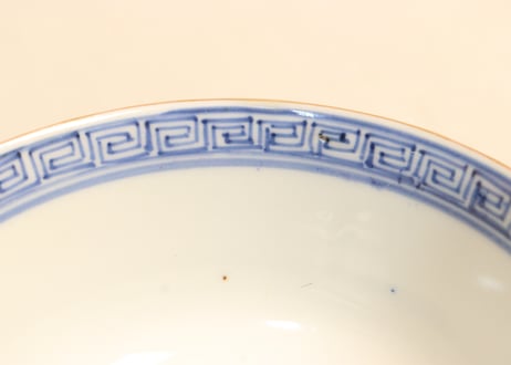 明治前期金彩染付花と幾何学文通り物飯茶碗