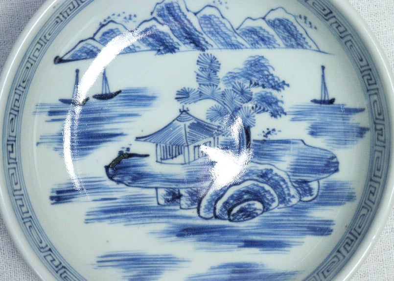 江戸幕末染付山水図雷文縁6寸鉢① | 吉祥寺PukuPuku