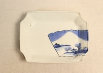明治後期～大正染付扇面に富士図長角皿 黒点