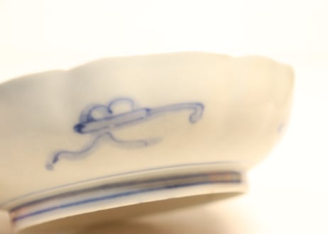 明治前期色絵桃に牡丹と七宝文なます皿①