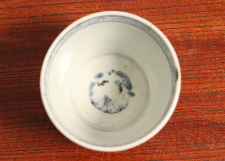 江戸後期染付蛸唐草文猪口 五客組 1ヶ高台ホツ,1ヶノミホツ
