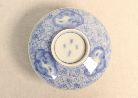 明治前期染付三方に山水窓絵と萩唐草図イゲ縁通り物蒸茶碗