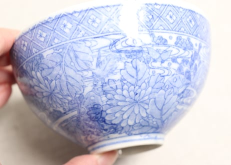 明治後期～大正銅判菊と蝶図蓋茶碗①