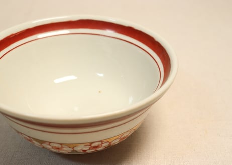 昭和戦前色絵梅図蓋付丼②　黒点