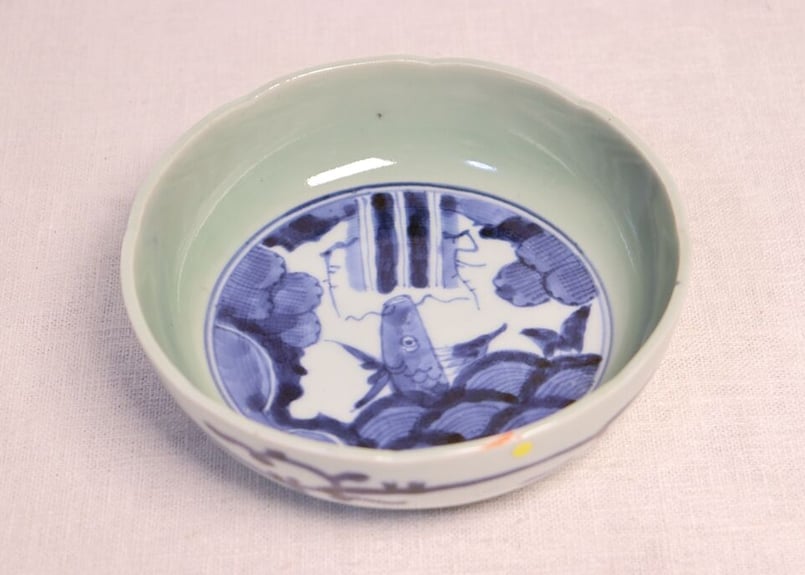 江戸中期島津献上品肥前官調蔵製品特製輪花向付鉢染付青磁