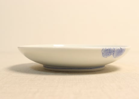 明治前期染付菊と蝶図小皿