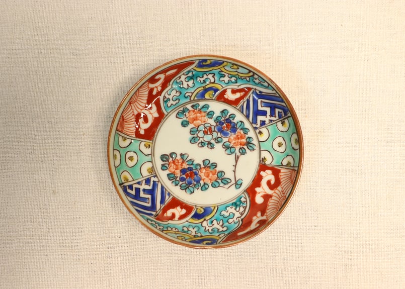 明治前期色絵花と幾何学文小皿②ノミホツ | 吉祥寺PukuPuku