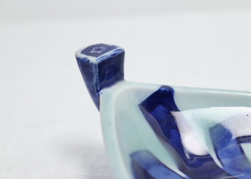 明治前期青磁染付束ね熨斗に蟹図舟型皿 | 吉祥寺PukuPuku