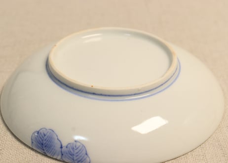 明治前期染付菊と蝶図小皿