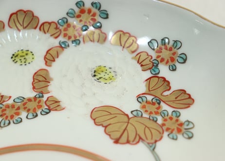 明治前期色絵三方菊図通り物7寸皿①文字大,蝶青色