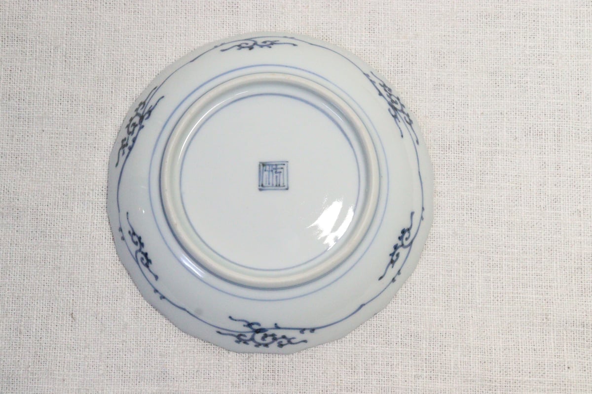 染付　竹虎図　小皿　縁錆　輪花縁　角福　直し　ニュウあり 染付 竹虎図 小皿 縁錆 輪花縁 角福 直し ニュウあり 古