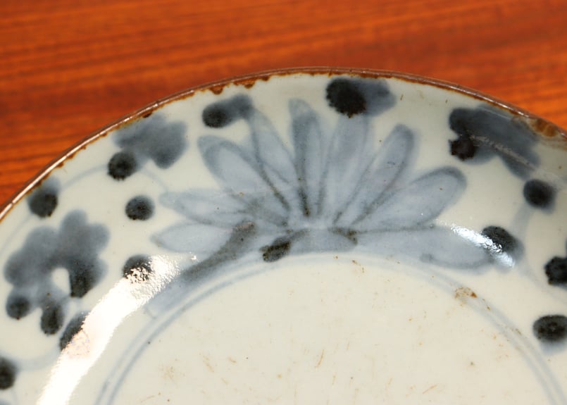 江戸中期染付花と唐草図くらわんかなます皿②ホツ | 吉祥寺PukuPuku