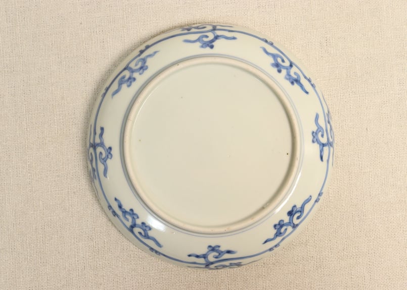 江戸幕末染付山水に微塵唐草図5寸皿① | 吉祥寺PukuPuku