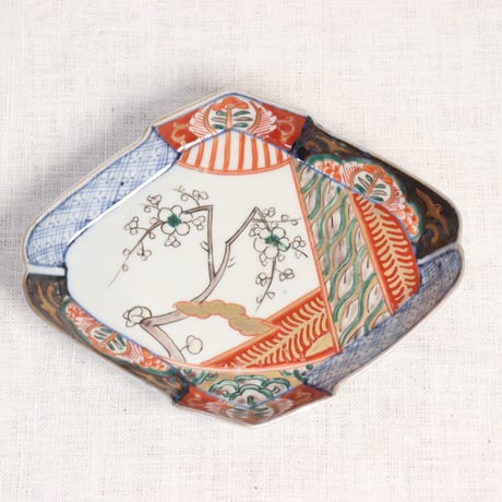 明治前期色絵梅図菱形皿