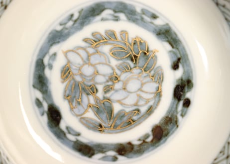 明治前期色絵桜に万年青図通り物飯茶碗①濃いめ