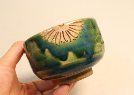明治後期～大正織部焼緑釉菊図湯呑