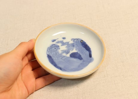 明治前期陰刻染付波千鳥図小皿