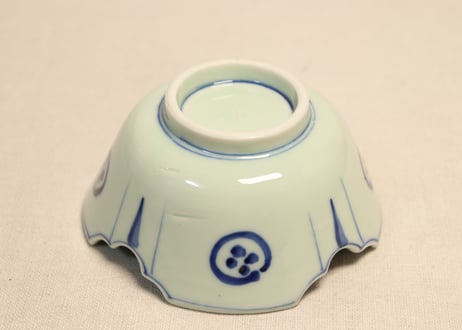明治後期～大正染付芙蓉手草花図四弁小鉢