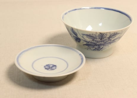 江戸後期染付牡丹図広東型蓋茶碗