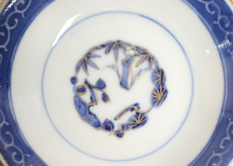 明治前期色絵牡丹と山葡萄図蓋茶碗