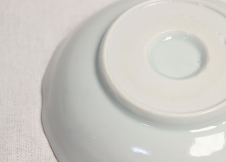 明治前期陰刻染付楼閣と松散らし図なます皿