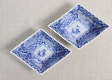 明治後期~大正染付牡丹と山水図菱形小鉢①