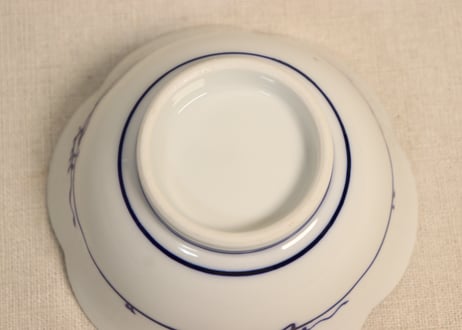 明治後期~大正色絵牡丹と菊梅図六弁小鉢