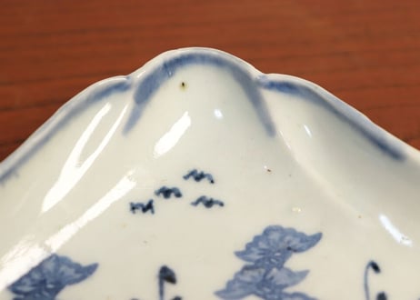 江戸中期コンニャク印判松図富士型皿 ノミホツ,高台ホツ,小ホツ
