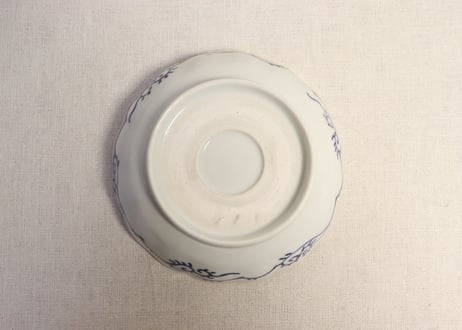 明治前期色絵葵と蝶図なます皿② 窯傷