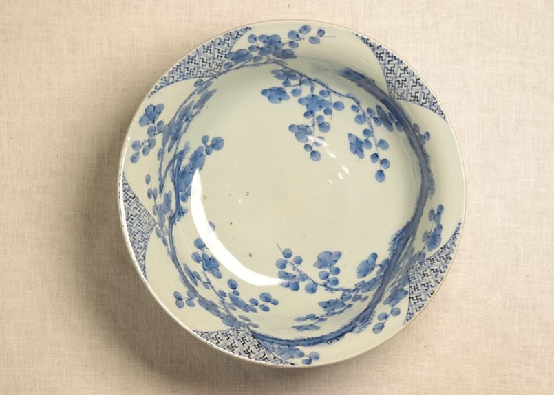 古染付 盃 大明 アンティーク 捻梅 868dc2ad1e8286cc98e632bc9834e7
