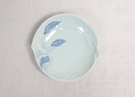 昭和戦前青磁陽刻桃型小皿