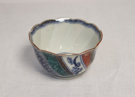 明治前期色絵幾何学文と草花図捻子輪花向付5客組 2客部分甘手