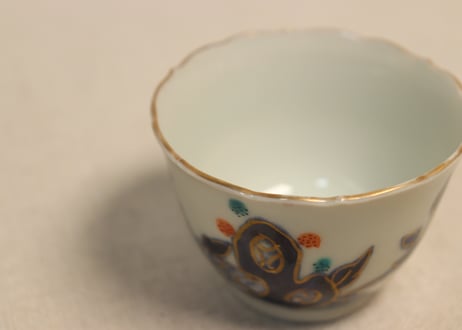 江戸後期色絵牡丹と蝶図小向付①