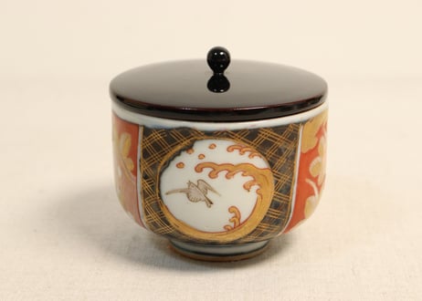 明治前期色絵波千鳥と牡丹図湯呑 天目台、蓋セット 5客組 小キズ
