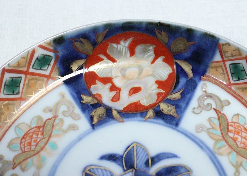 香蘭社図案帳 明治初期 色絵桃形鉢 深川栄左衛門 明治前期色絵桃と六方に花図縁立小皿➁ 薄め | 吉祥寺