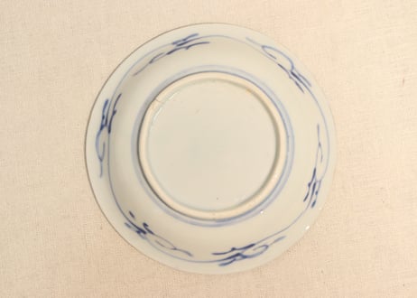 明治前期陰刻染付浦島太郎図6寸皿③　高台窯傷