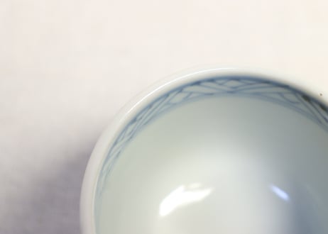 明治前期染付牡丹と唐草図ころ茶碗　ムシクイ