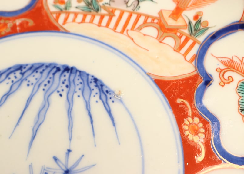 明治期　横浜焼 色絵金彩 鴉　風景図皿　皿　細密画 明治期 横浜焼 色絵金彩 鴉 風景図皿 皿 細密画