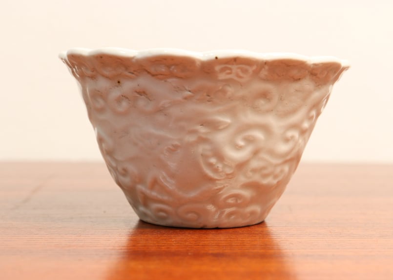 江戸中期白磁陽刻雲龍図向付①5客組 | 吉祥寺PukuPuku