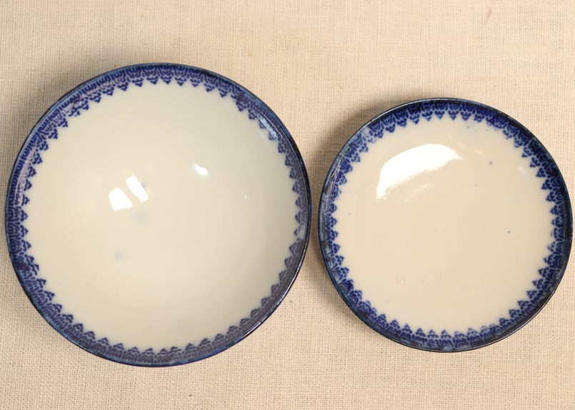 明治前期紙刷菊と唐草文蓋茶碗 | 吉祥寺PukuPuku