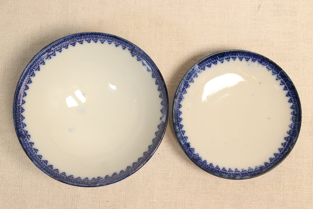 明治前期紙刷菊と唐草文蓋茶碗 | 吉祥寺PukuPuku