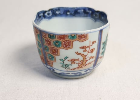 明治前期色絵松竹梅に亀甲図角向付 釉剥げ