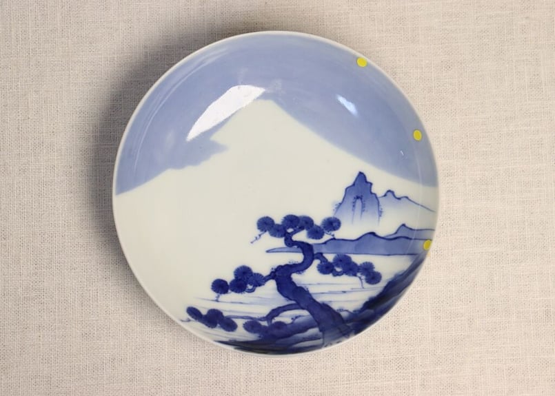 明治前期鍋島焼染付富士図5寸皿 ノミホツ,小ニュウ | 吉祥寺PukuPuku 明治前期鍋島焼染付富士図5寸皿 ノミホツ,小ニュウ | 吉祥寺PukuPuku