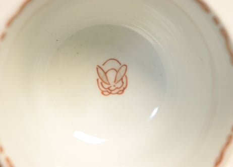 明治前期色絵三方に鶴と梅,見込みに兎図向付 ノミホツ