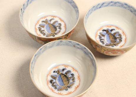 明治前期色絵桃と鶴図通り物飯茶碗
