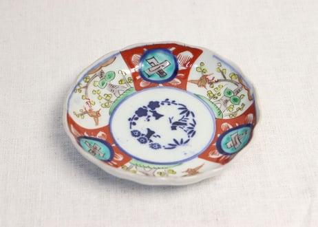 明治前期色絵梅に鶯図小皿 がたつき