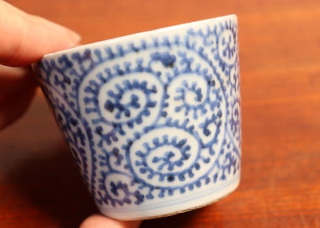 江戸中期染付蛸唐草図小猪口②ノミホツ,かたつき