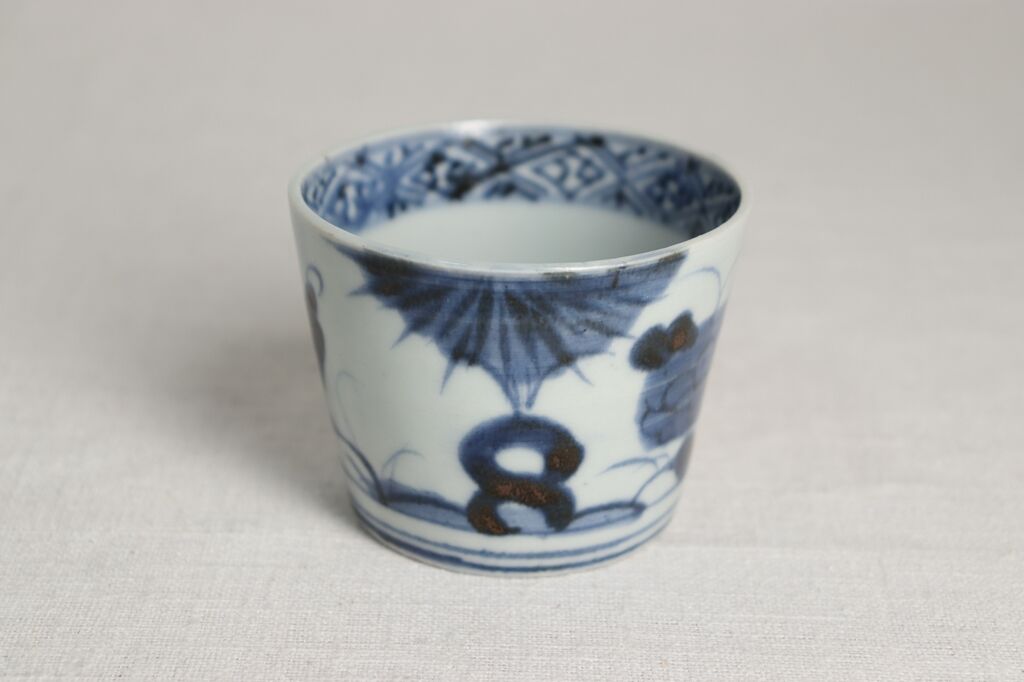 古伊万里　染付　牡丹に牡丹葉繋ぎ紋の図　蕎麦猪口　 C503AS-CSw 古伊万里 染付 牡丹に牡丹葉繋ぎ紋の図 蕎麦猪口 C503AS-CSw