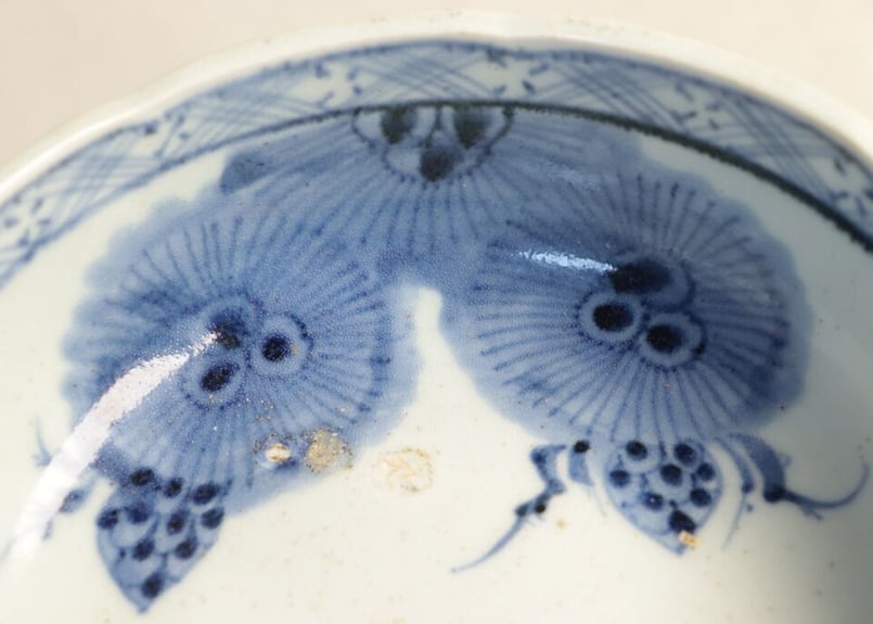 江戸中期青磁染付松と松ぼっくり図春寒鉢 フリモノ | 吉祥寺PukuPuku