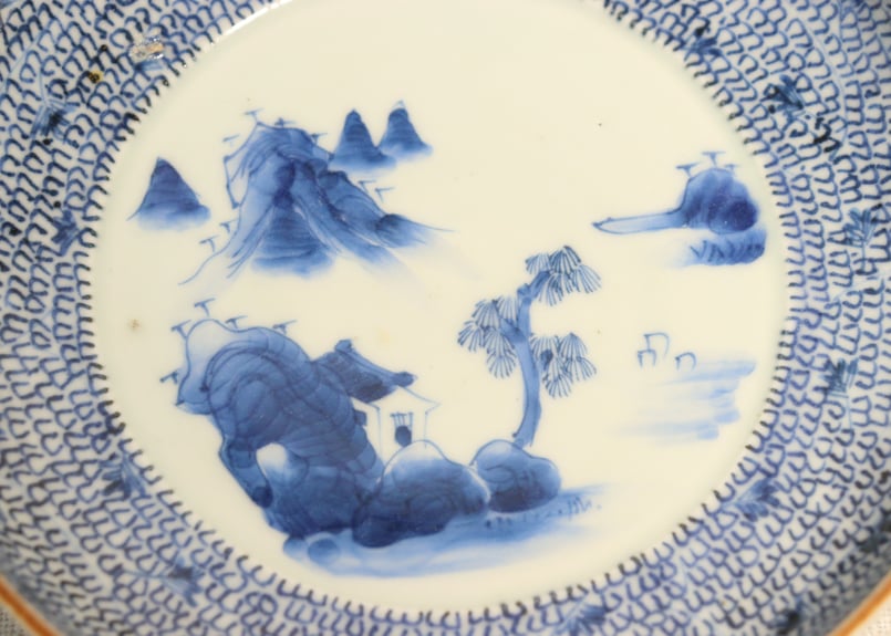 江戸幕末染付山水に微塵唐草図5寸皿④ノミホツ | 吉祥寺PukuPuku